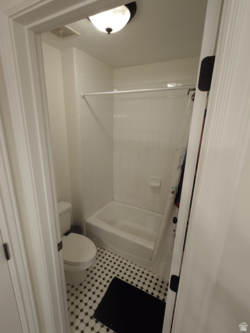 552 Sunset Crest Way Draper, UT 84020 - Photo 39 of 68 Full bath with shower / bath combination with curtain and toilet