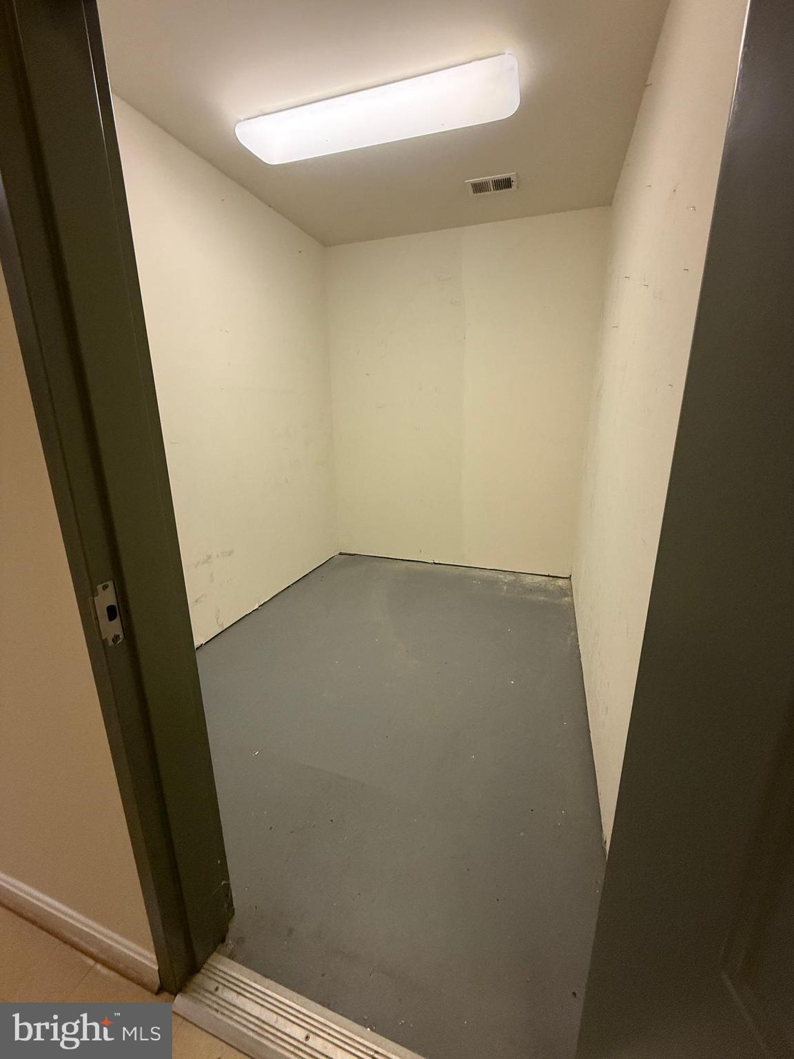 7315 Brookview Road, Unit 407 Elkridge, MD 21075 - Photo 30 of 33 view of a room with door