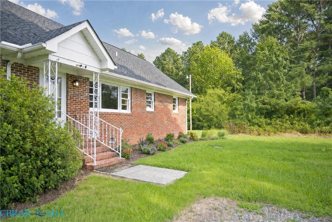 261 Ocran Road White Stone, VA 22578 - Photo 2 of 40 Gallery Image 2