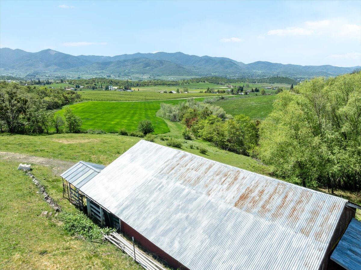 3555 Payne Road Medford, OR 97504 - Photo 35 of 46 45-DJI_0366