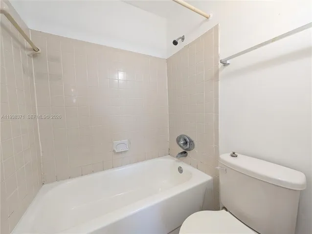 $1,600 | 4521 West McNab Road, Unit 21, Pompano Beach, FL 33069