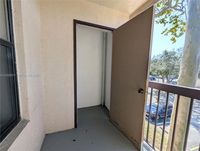 $1,600 | 4521 West McNab Road, Unit 21, Pompano Beach, FL 33069