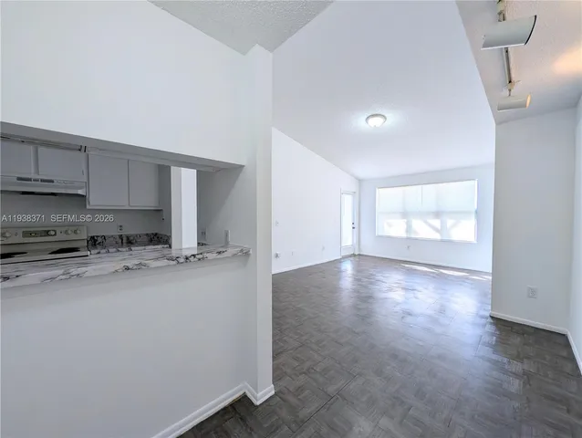 $1,600 | 4521 West McNab Road, Unit 21, Pompano Beach, FL 33069