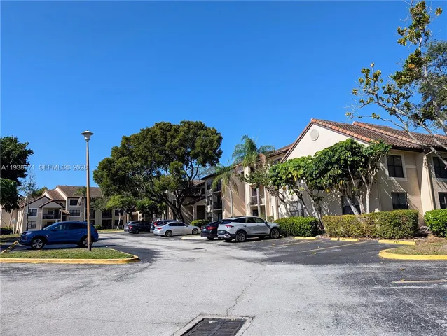 $1,600 | 4521 West McNab Road, Unit 21, Pompano Beach, FL 33069