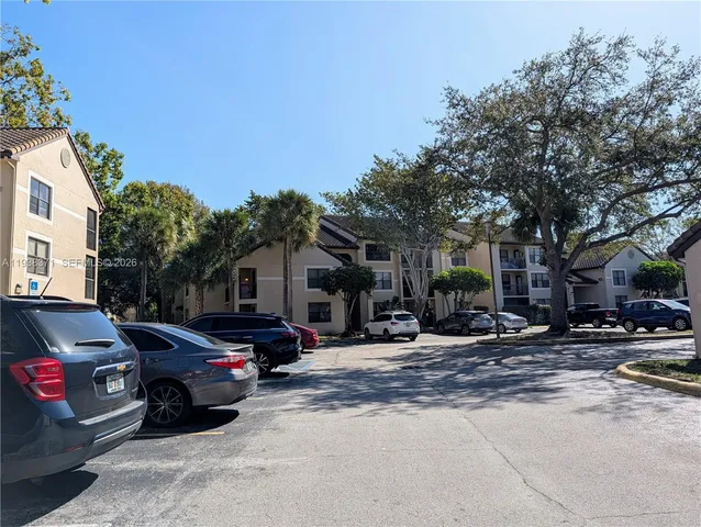 $1,600 | 4521 West McNab Road, Unit 21, Pompano Beach, FL 33069