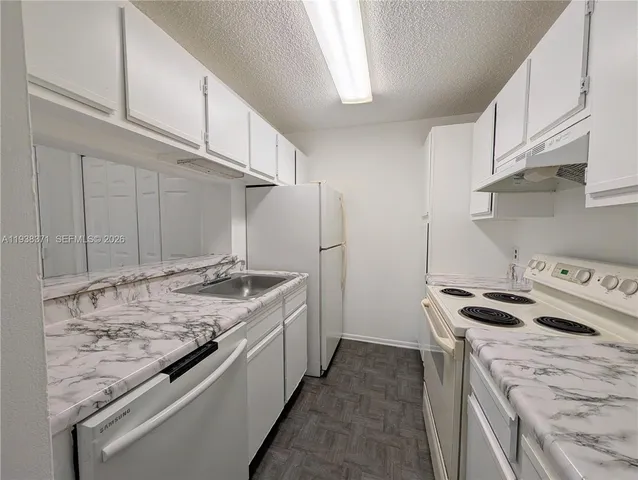 $1,600 | 4521 West McNab Road, Unit 21, Pompano Beach, FL 33069