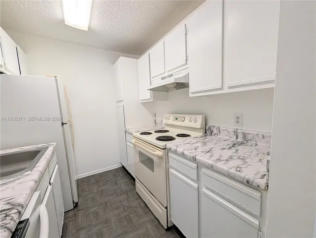 $1,600 | 4521 West McNab Road, Unit 21, Pompano Beach, FL 33069