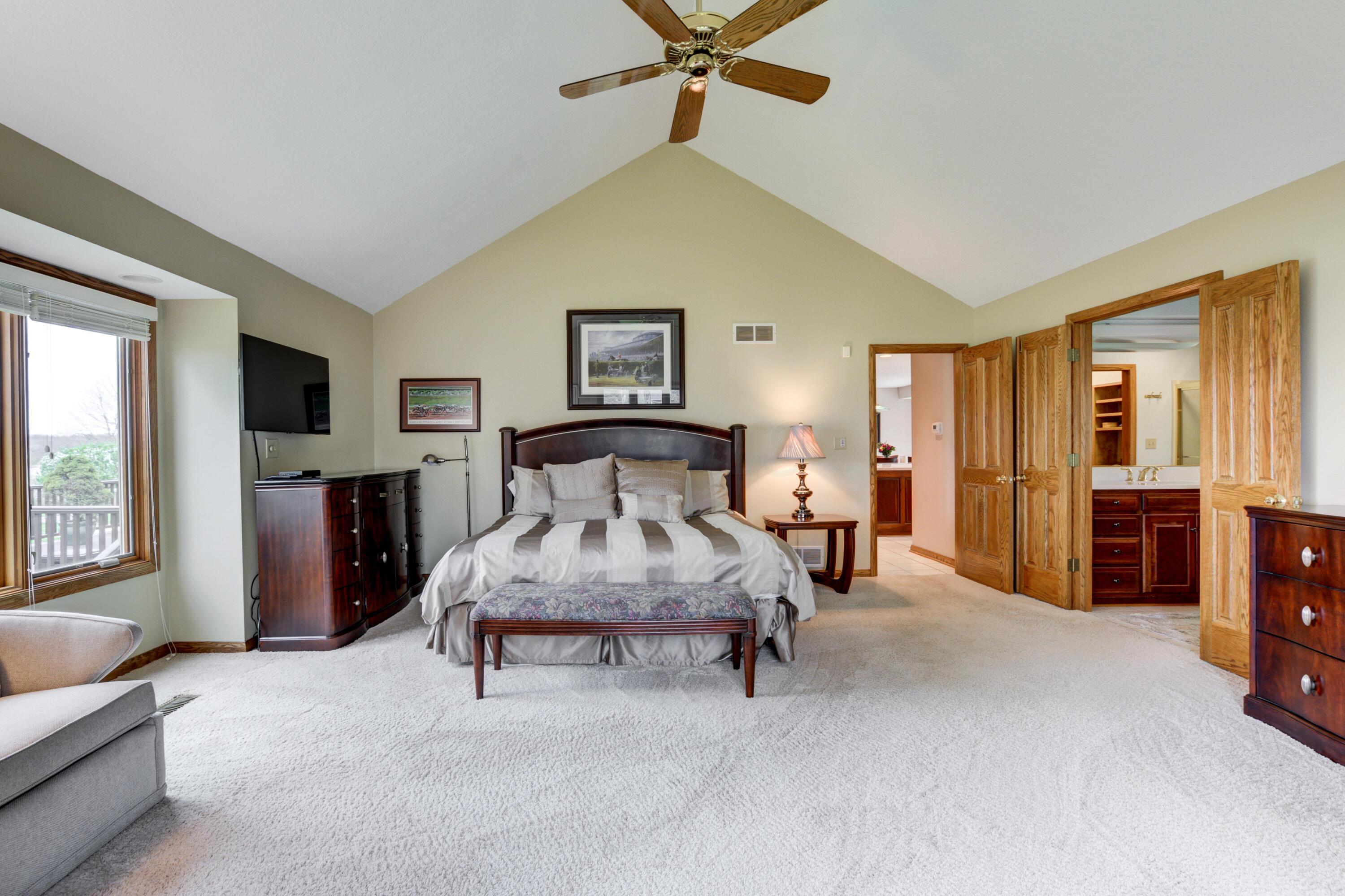 7263 Riverside Drive Powell, OH 43065 - Photo 24 of 55 Vaulted First Floor Master Bedroom