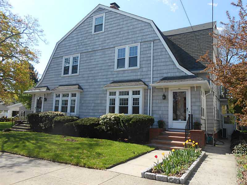 42 Scott Street, Unit 2 Pawtucket, RI 02860 - Photo 1 of 25 Exterior Front. This meticulously maintained and updated 3 story townhouse is set just a short distance from Blackstone Blvd and all the conveniences the East Side of Providence has to offer.