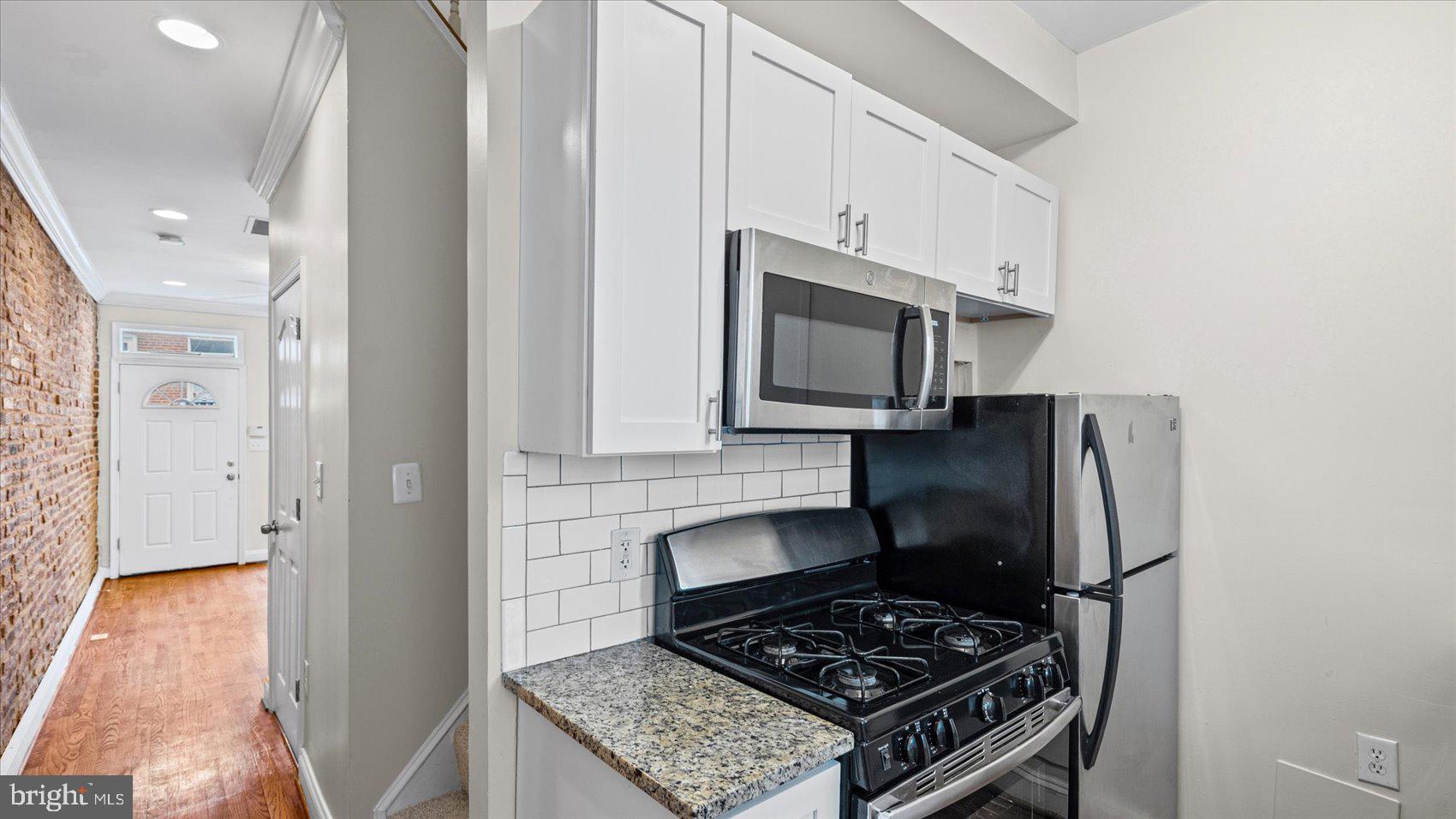 847 Carroll Street Baltimore, MD 21230 - Photo 7 of 33 Charming kitchen with modern finishes.