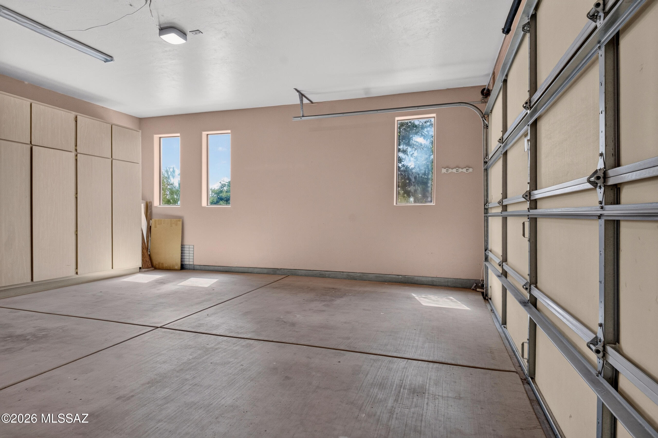 11370 North Moon Ranch Place Marana, AZ 85658 - Photo 35 of 42 Garage