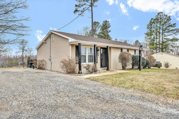 $259,950 | 5050 Stewartsville Road, Moneta, VA 24121