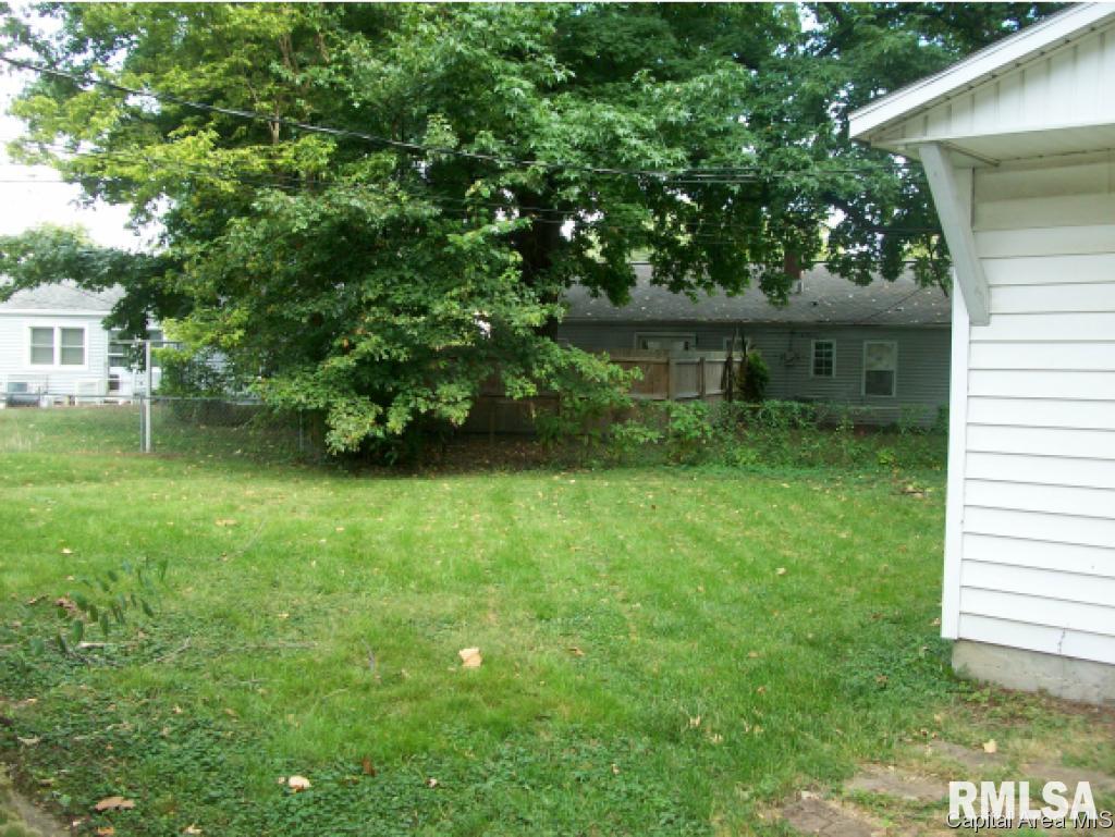 8 Reed Court Springfield, IL 62704 - Photo 5 of 6 Gallery Image 5