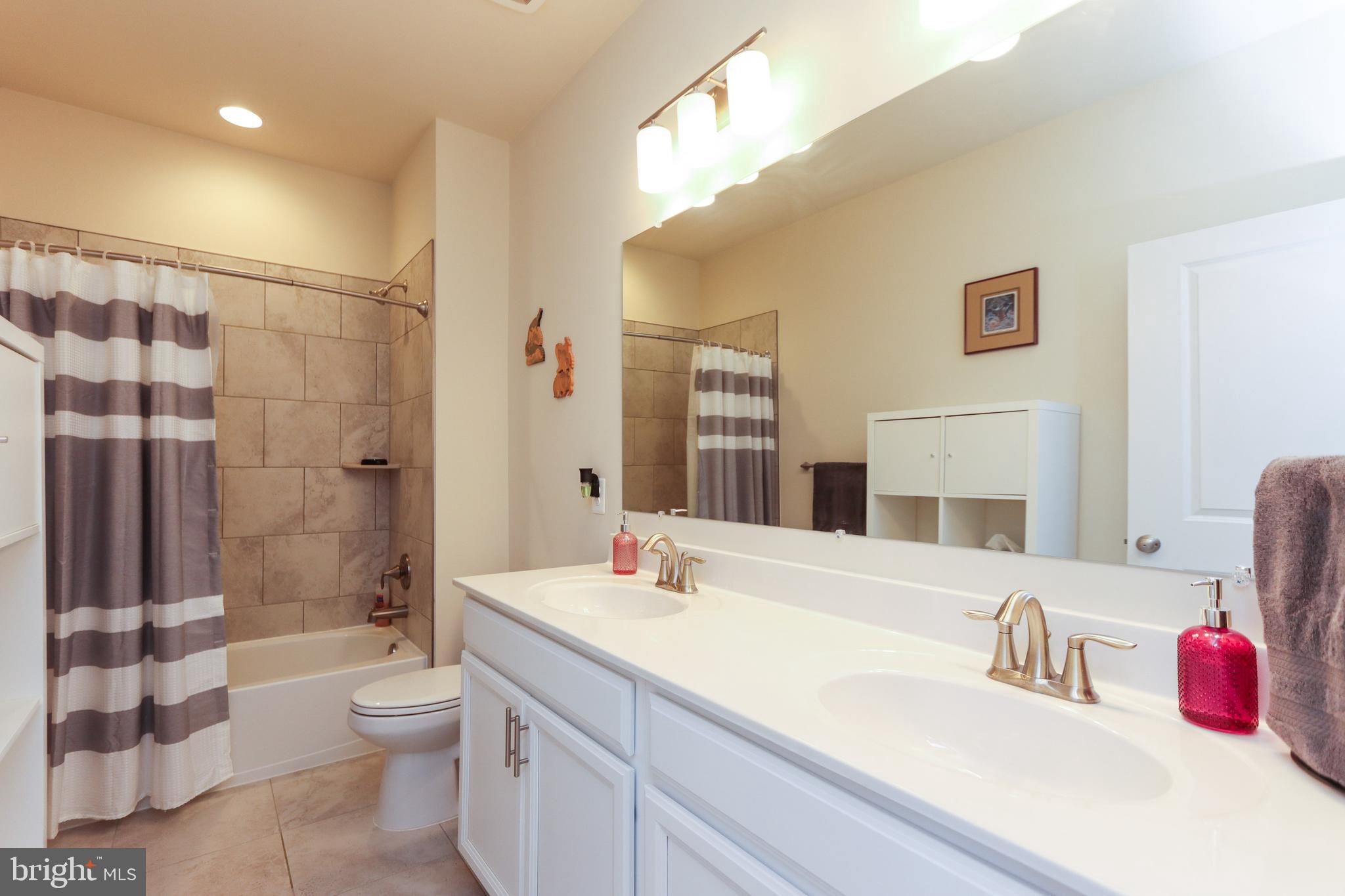 7146 Proclamation Place Frederick, MD 21703 - Photo 41 of 54 HALL BATH - DUAL VANITY