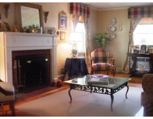 69 Fairbanks Road Milton, MA 02186 - Photo 8 of 11 Gallery Image 8