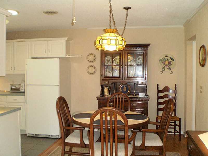 41 Fox Ridge Crescent, Unit 41 Warwick, RI 02886 - Photo 12 of 24 Dining Room.