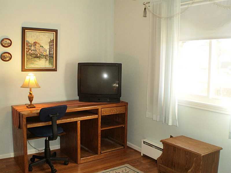 41 Fox Ridge Crescent, Unit 41 Warwick, RI 02886 - Photo 16 of 24 Bedroom.