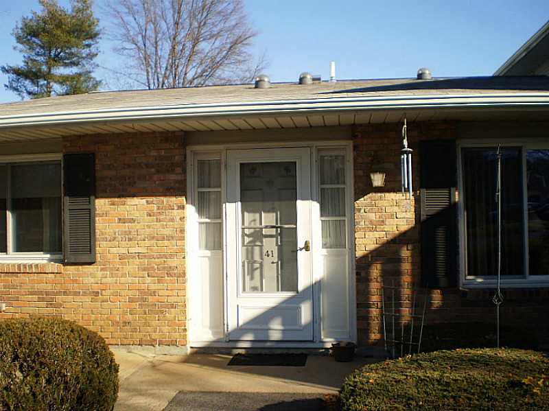 41 Fox Ridge Crescent, Unit 41 Warwick, RI 02886 - Photo 2 of 24 Exterior Front.