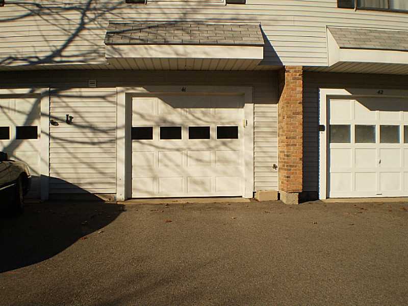 41 Fox Ridge Crescent, Unit 41 Warwick, RI 02886 - Photo 24 of 24 Garage.