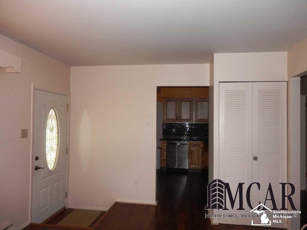 2420 North Custer Road Monroe, MI 48162 - Photo 4 of 23