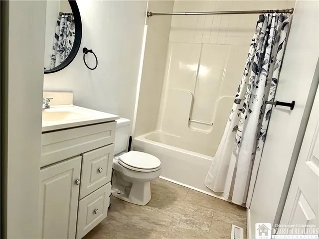 $159,900 | 18 Middlesex Drive, Pomfret, NY 14063