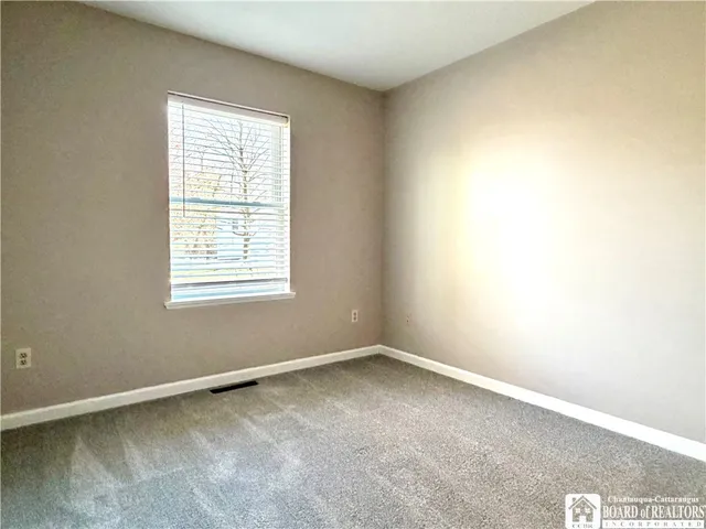 $159,900 | 18 Middlesex Drive, Pomfret, NY 14063