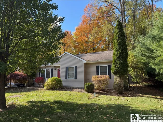 $159,900 | 18 Middlesex Drive, Pomfret, NY 14063