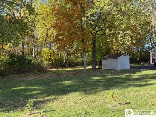 $159,900 | 18 Middlesex Drive, Pomfret, NY 14063