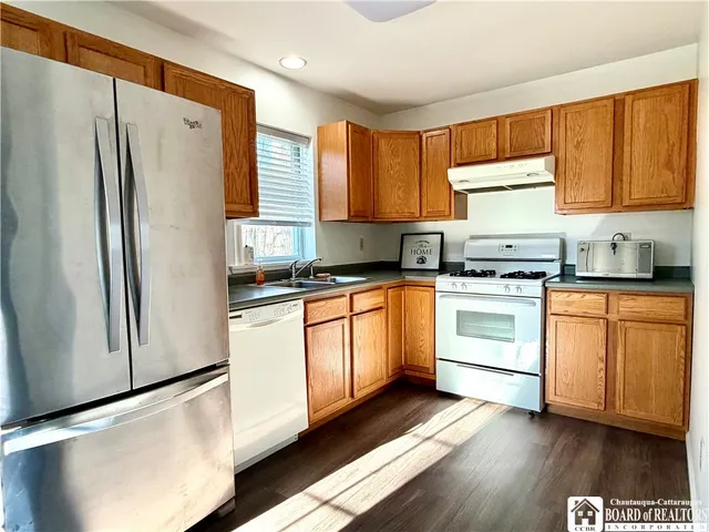 $159,900 | 18 Middlesex Drive, Pomfret, NY 14063