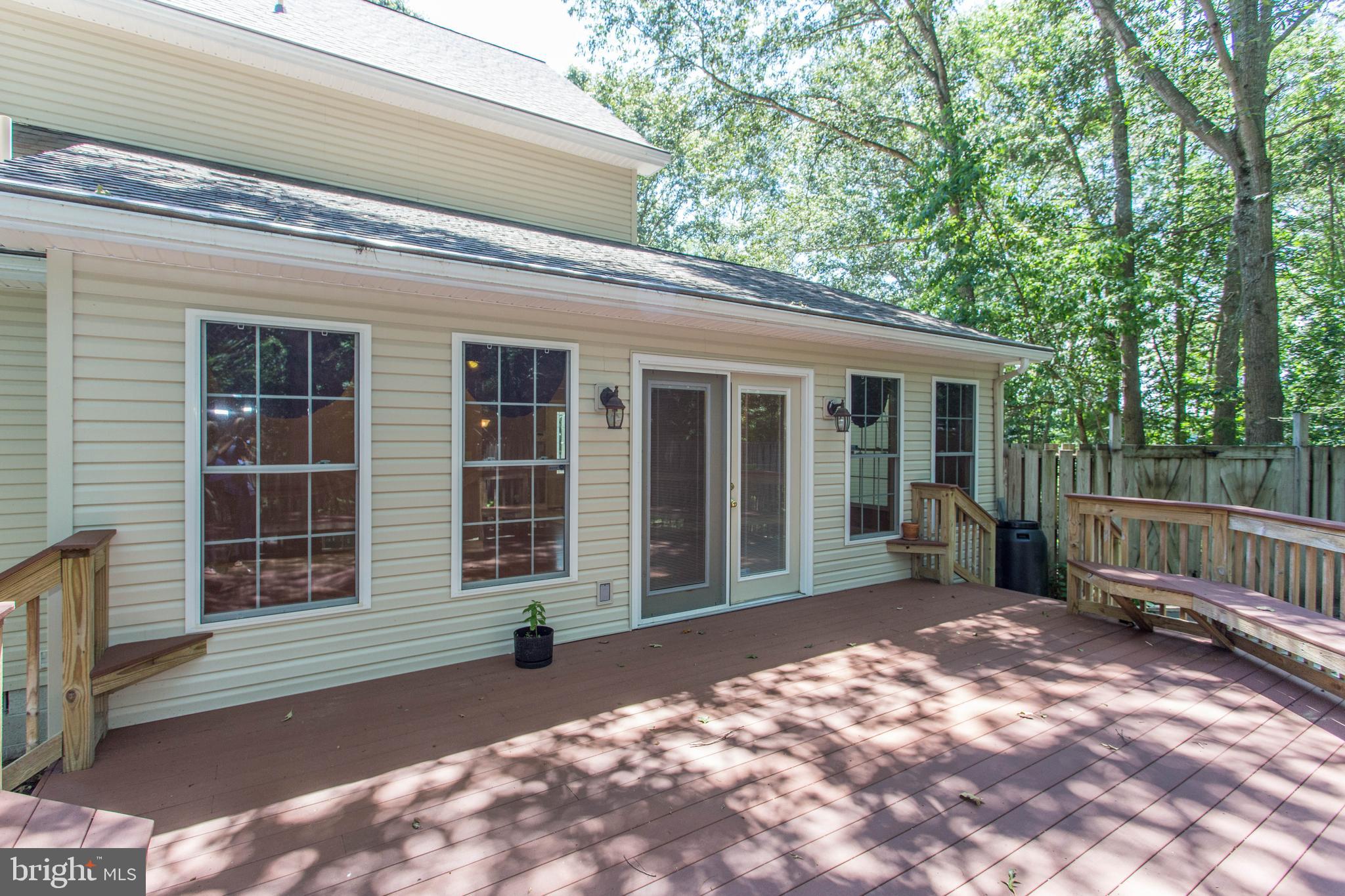 22175 Wilson Road Georgetown, DE 19947 - Photo 20 of 38 Large composite decking with built in seating