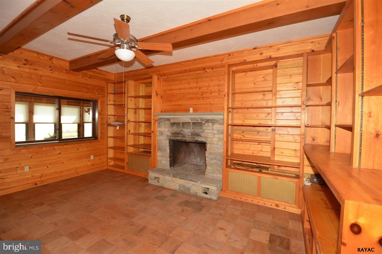 744 Guernsey Road Aspers, PA 17304 - Photo 4 of 32