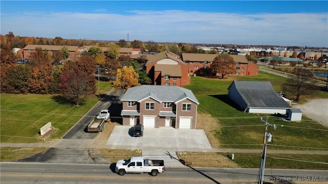 $2,110 | 2020 Greentree North, Clarksville, IN 47129