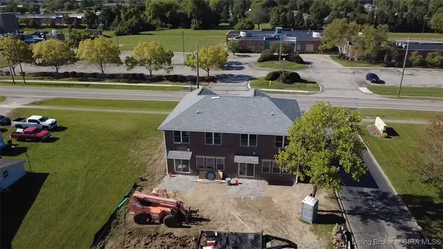 $2,110 | 2020 Greentree North, Clarksville, IN 47129