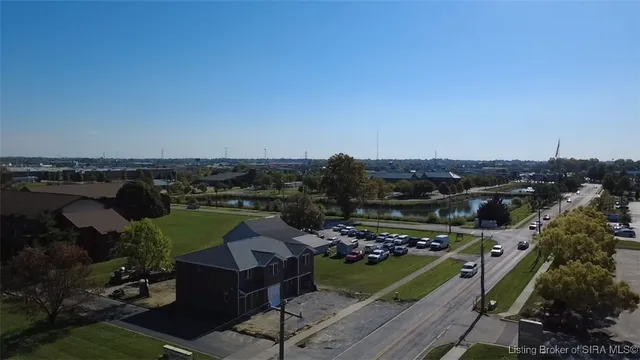 $2,110 | 2020 Greentree North, Clarksville, IN 47129