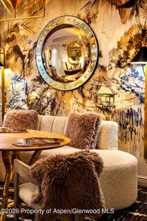 a picture of a bedroom
