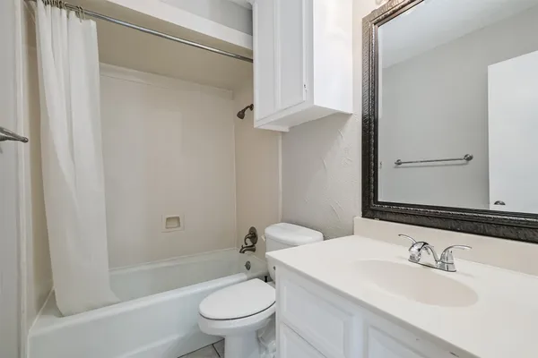 $1,900 | 2 River Creek Way, Sugar Land, TX 77478