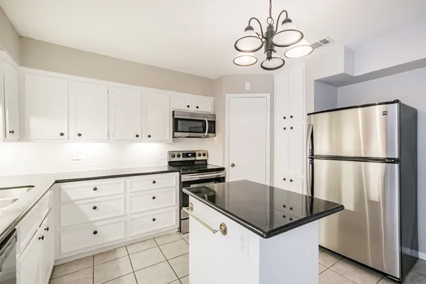 $1,900 | 2 River Creek Way, Sugar Land, TX 77478