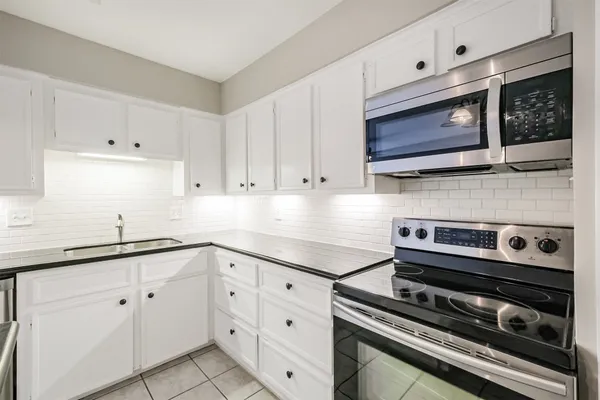 $1,900 | 2 River Creek Way, Sugar Land, TX 77478