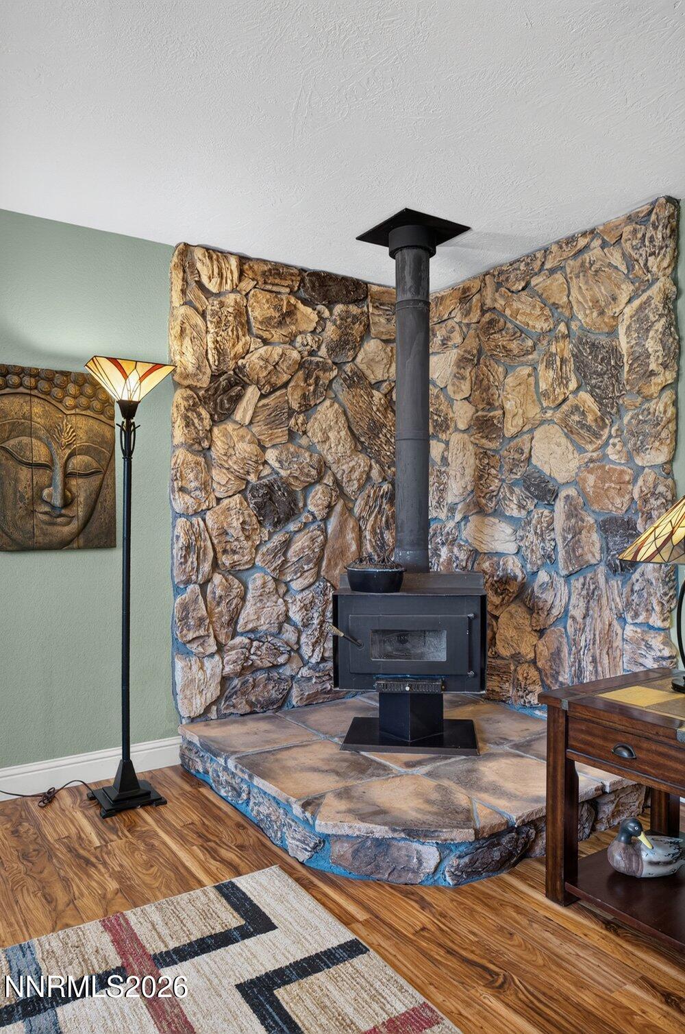 2291 Empire Road Reno, NV 89521 - Photo 6 of 40 living2