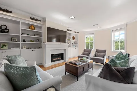$2,895,000 | 61 Dartmouth Street, Unit 2, Boston, MA 02116