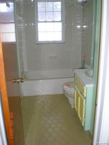 16969 Stephens Road Eastpointe, MI 48021 - Photo 8 of 8 DSCN5775