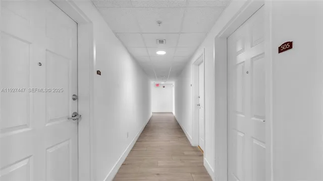 $2,100 | 120 Douglas Road, Unit 505, Miami, FL 33134