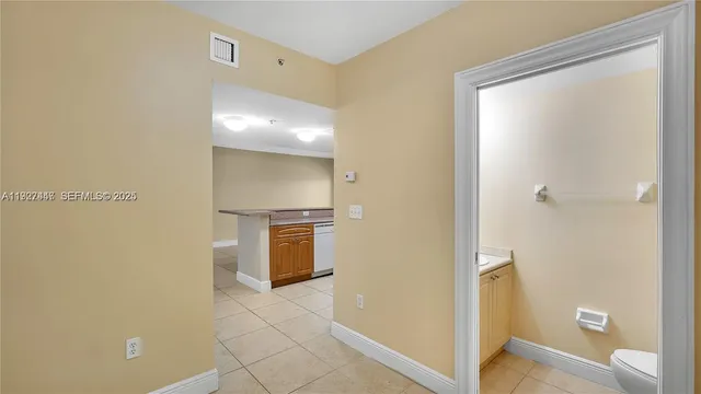 $2,100 | 120 Douglas Road, Unit 505, Miami, FL 33134