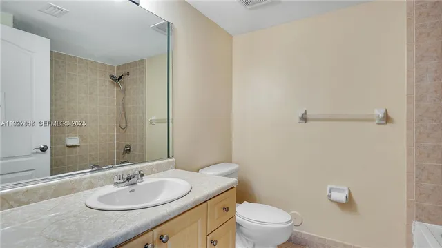 $2,100 | 120 Douglas Road, Unit 505, Miami, FL 33134