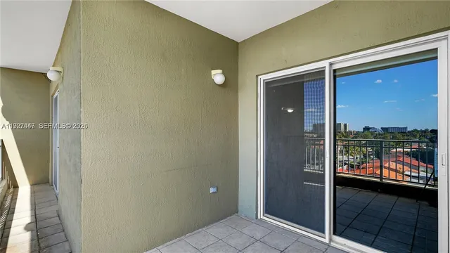 $2,100 | 120 Douglas Road, Unit 505, Miami, FL 33134
