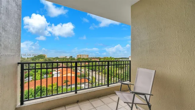 $2,100 | 120 Douglas Road, Unit 505, Miami, FL 33134