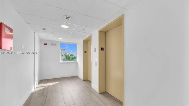 $2,100 | 120 Douglas Road, Unit 505, Miami, FL 33134