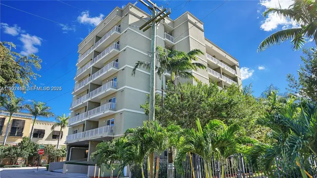 $2,100 | 120 Douglas Road, Unit 505, Miami, FL 33134