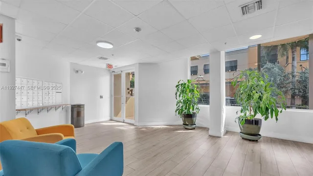 $2,100 | 120 Douglas Road, Unit 505, Miami, FL 33134