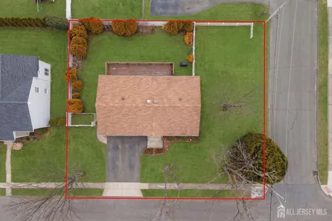 $675,000 | 708 Auth Avenue, Oakhurst, NJ 07755